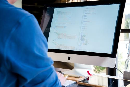 A WEB-BASED HEALTH GUIDANCE SOLUTION FOR A NORTH-AMERICAN START-UP