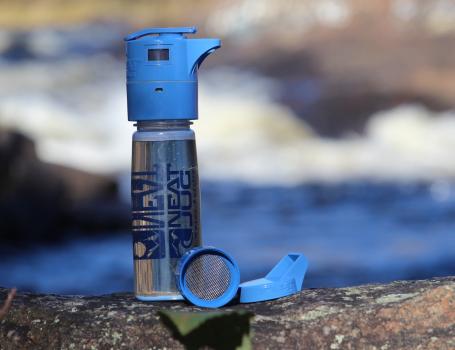 Neat Jug - A bottle with water purifier technology